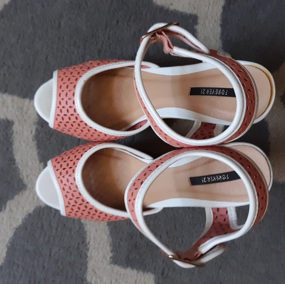 Shoes - Picture 4 of 4